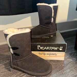 Bearpaw boots size 7